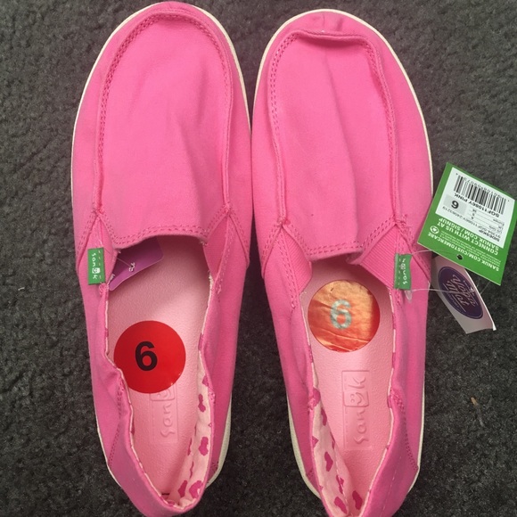 Sanuk shoes, NWOT, Size 6 - Picture 1 of 3
